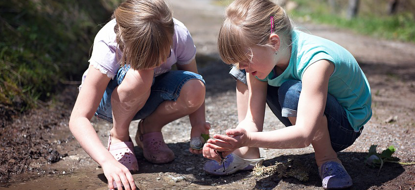 10 Ways Playing Outside Will Make Your Kid Smarter